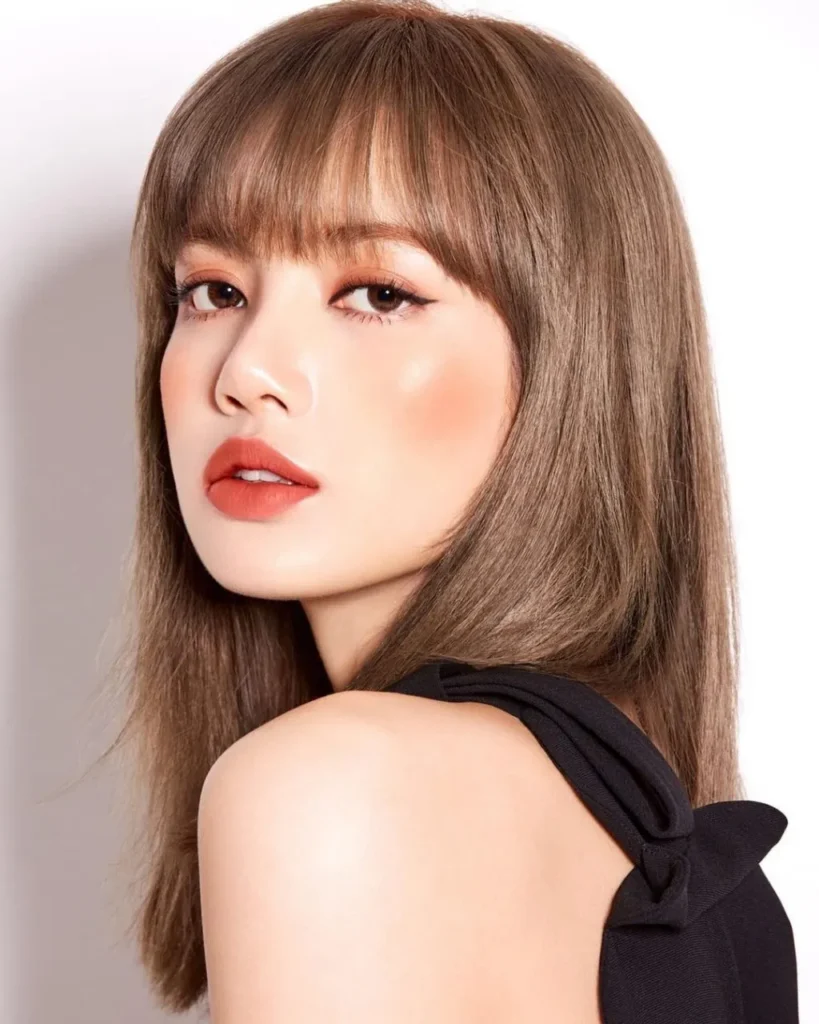 Lisa's Inspiring Journey: Unveiling the Personal History of a World Star