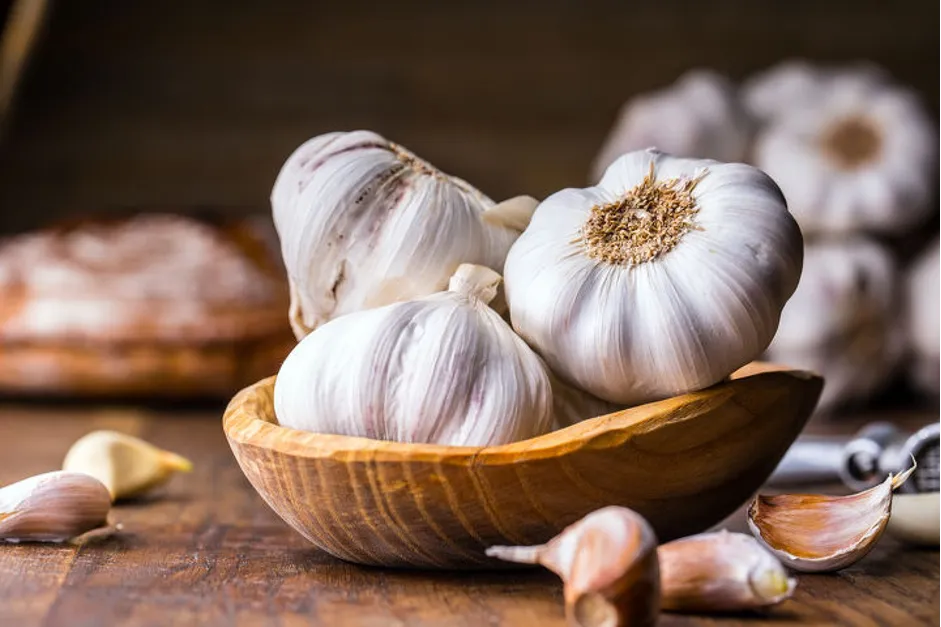 Why Do Koreans Love Garlic So Much? A Garlicky Love Affair 🍴🧄